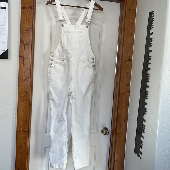White overalls - Picture 2 of 7